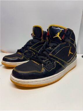 Nike Air Jordan 1 Flight Mid Black Varsity Maize Yellow Mens Size 9 # 372704-037